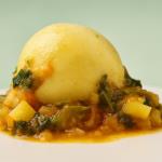 Wenn die Zwiebel zum Star wird: Rezept für gefüllte Zwiebeln mit Fleischfüllung und Weinsauce